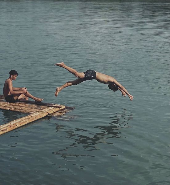 <b class="font-bara"><i class="bi bi-geo-fill h4"></i> URBIZTONDO'S KALIGUAN RIVERSIDE</b> <br/>Located at Purok 3, Lib-og, Union, Madrid, Surigao del Sur. 

Enjoy the serenity of Nature where you can relax, refresh and recharge. You can feel the fresh touch and calmness of the wind. You can dive and swim in the clear cold river.